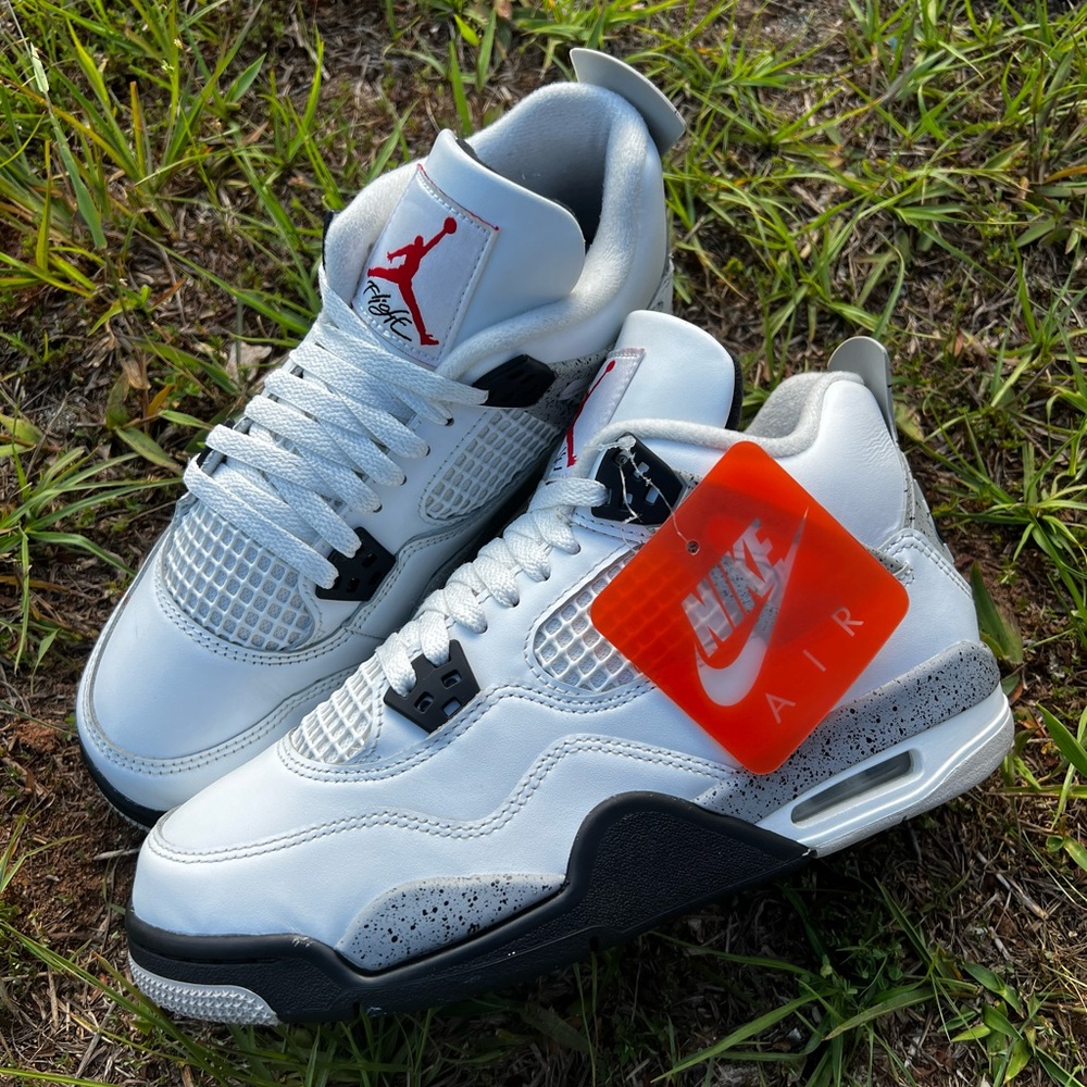 CLEAN Air Jordan 4 size 7 Mens White Cement Retro 2025 shoes
